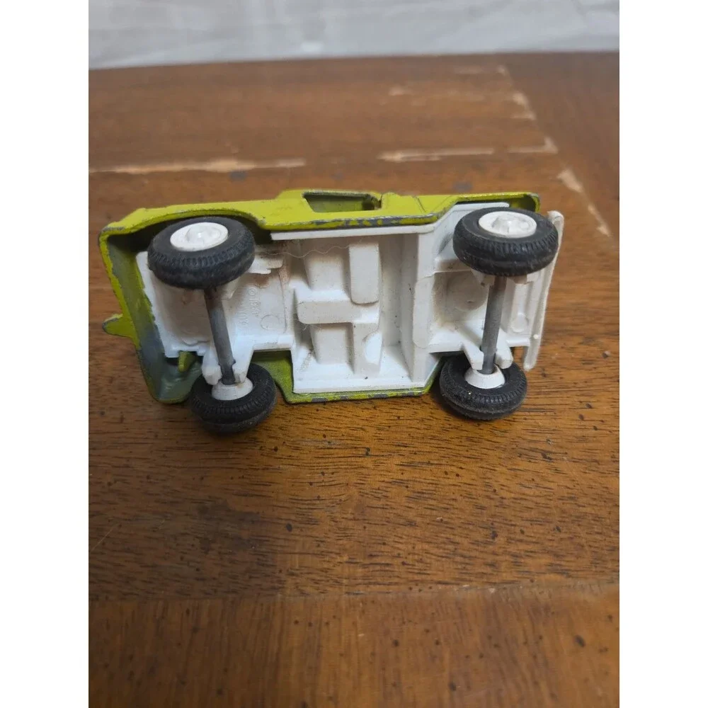 Tootsietoy Jeep Pickup Truck Vintage Lime Green Diecast Car 1960s Vintage